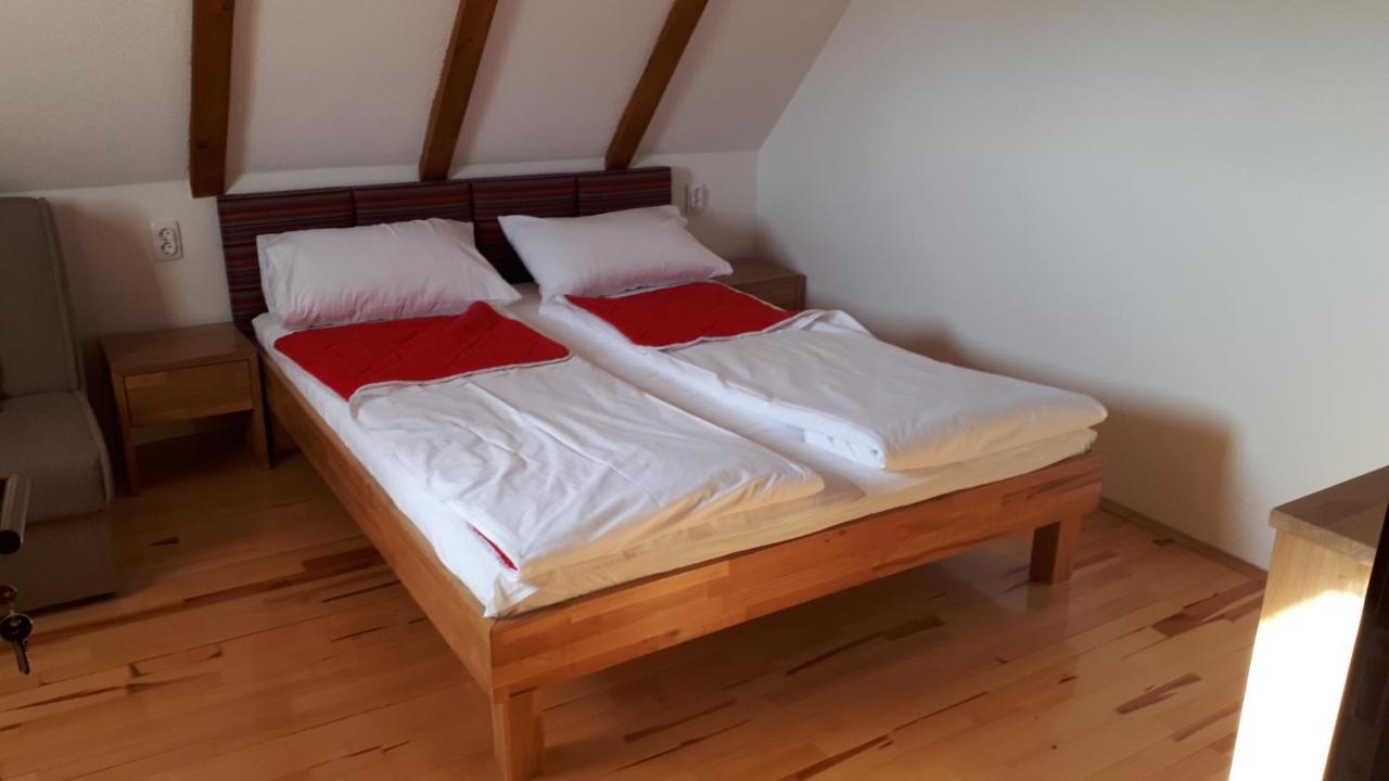 Bed and Breakfast Konoba Ognjiste Sokolac  Exteriér fotografie