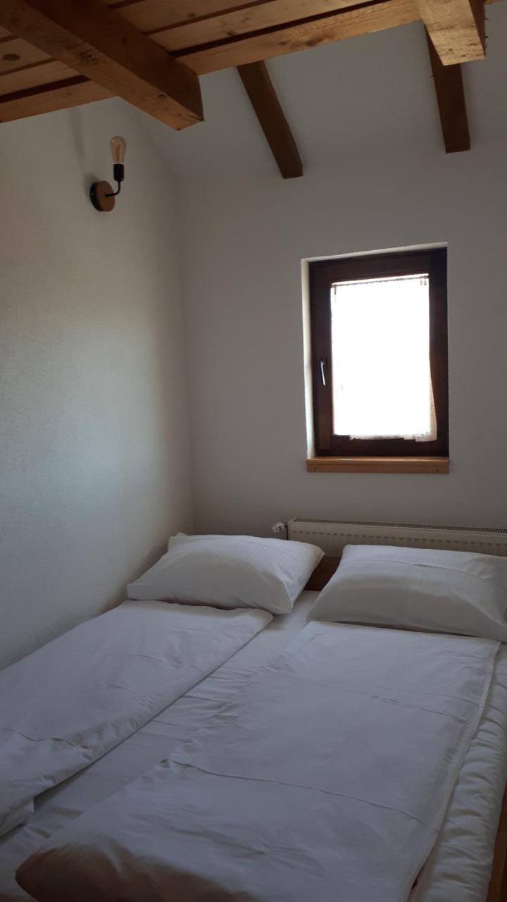Bed and Breakfast Konoba Ognjiste Sokolac  Exteriér fotografie