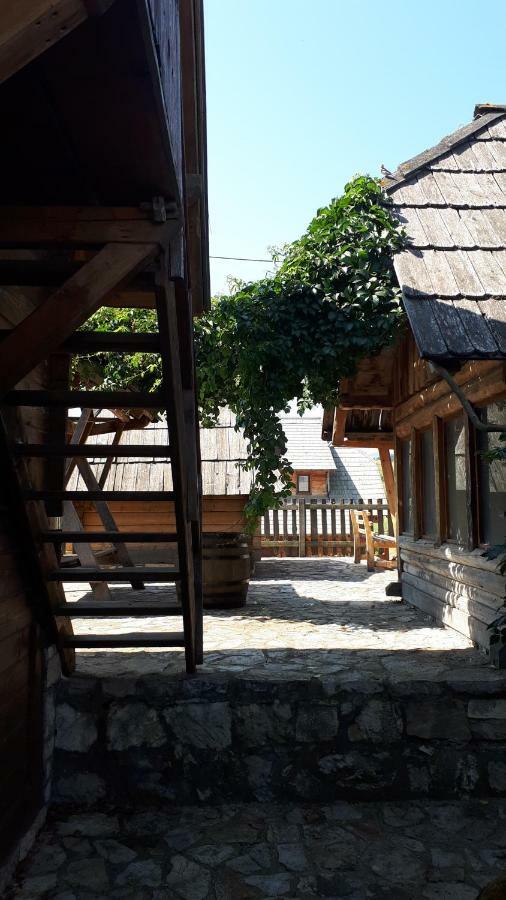 Bed and Breakfast Konoba Ognjiste Sokolac  Exteriér fotografie